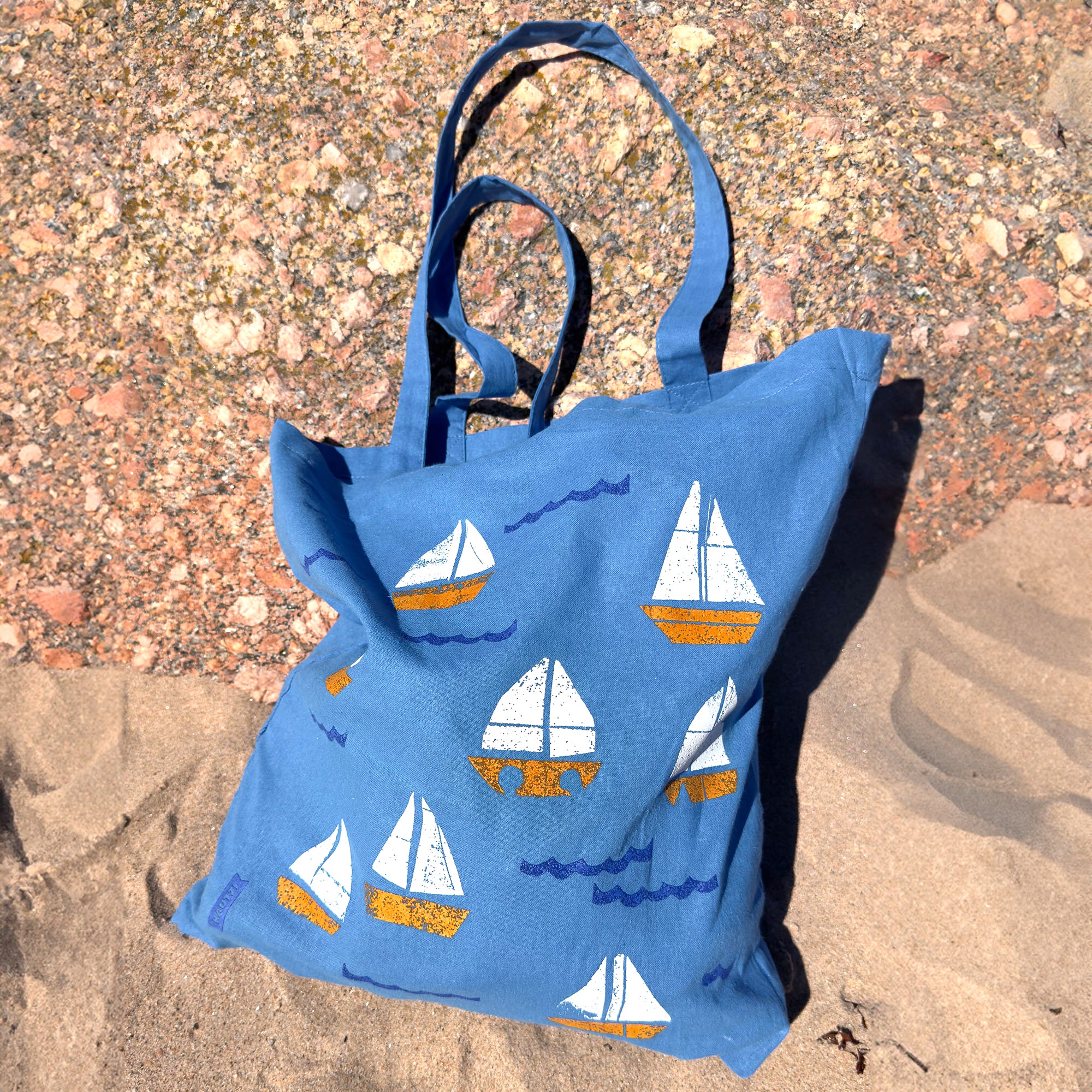 NWT Kaua'i Designed Banx and hotsell Lux bucket beach tote